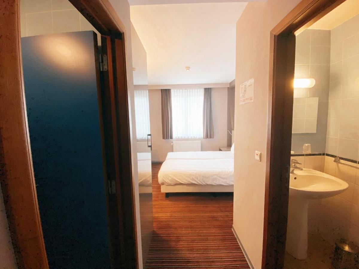 Hotel Les100Ciels Saint-Hubert Bagian luar foto